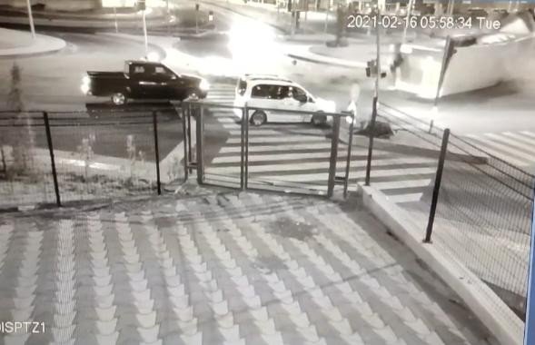 Diyarbakır’da Tırın Devrilme Ani Güvenlik Kameralarına Yansıdı