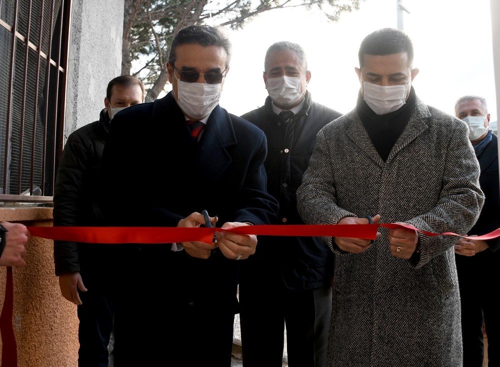 Kuşadası Belediyesi Tarafından Yaptırılan Yeniköy İ̇lköğretim Okulu Ek Binası Hizmete Girdi