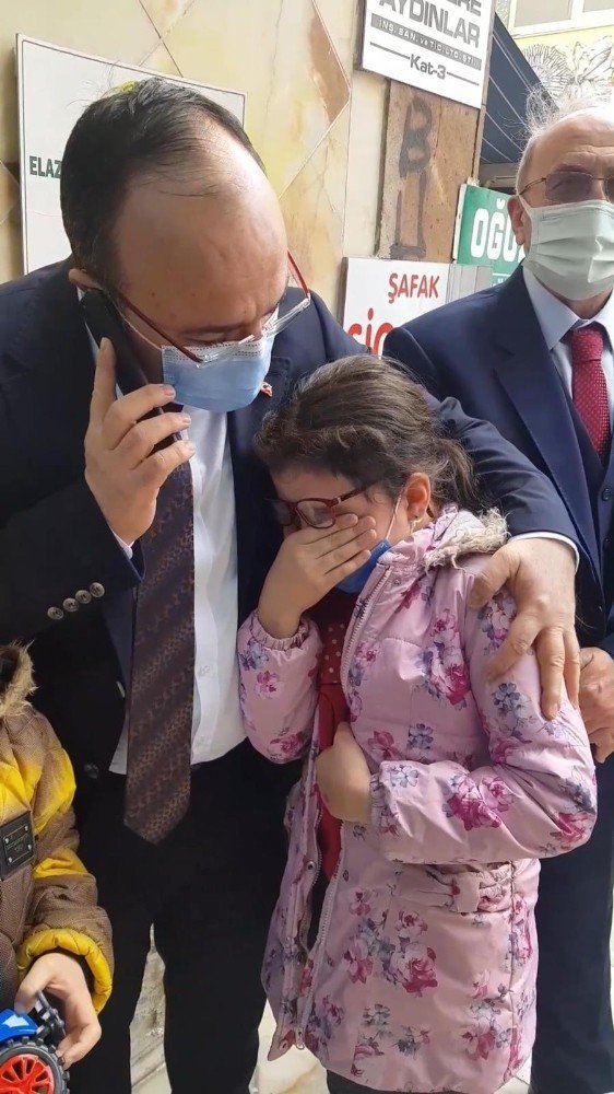 “vali Amca” İle Görüşen Minik Kızın Mutluluk Gözyaşları