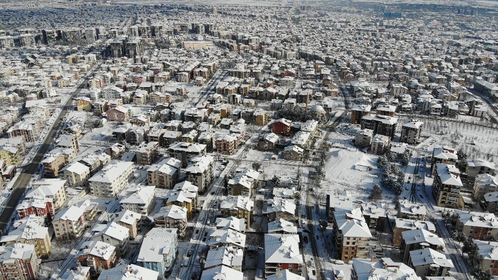 Isparta’da Kar Yağışı Etkili Oldu