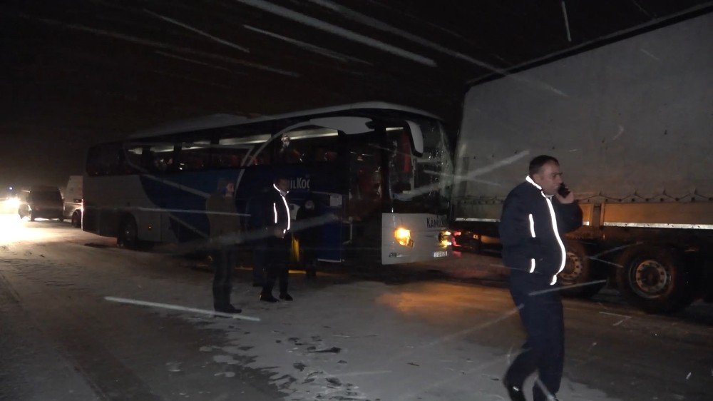 Kırıkkale-kayseri Karayolunda 15 Araçlı Zincirleme Trafik Kazası