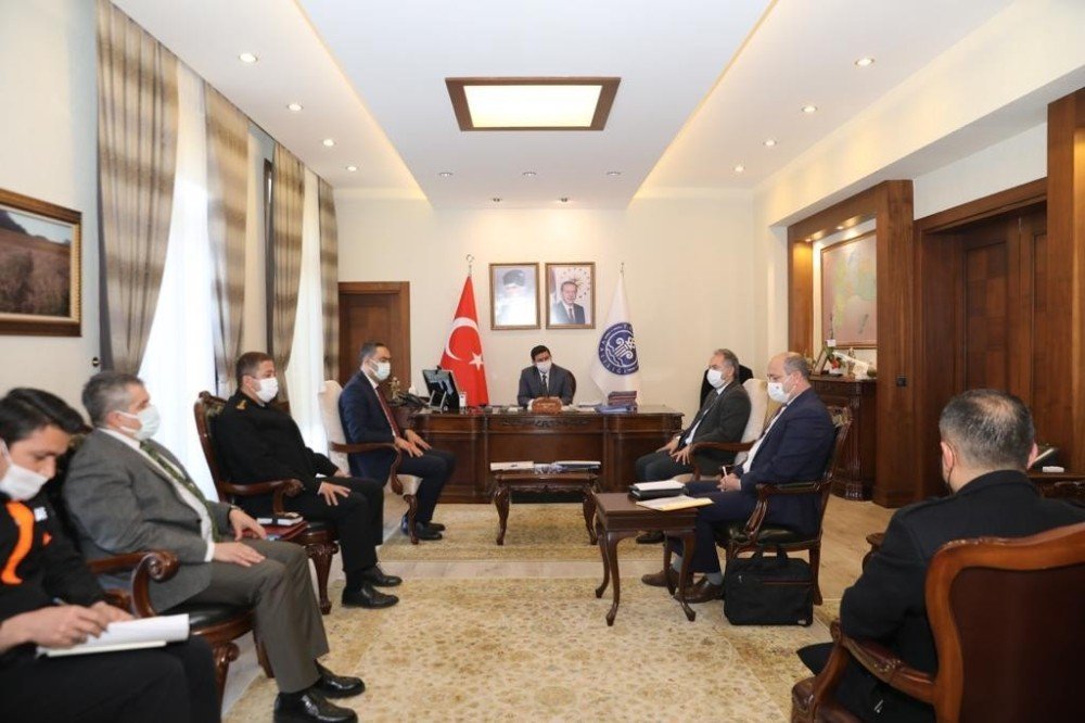 Vali Arslantaş, “112 Acil Çağrı Merkezi, Gereksiz Çağrılarla Meşgul Edilmemeli”