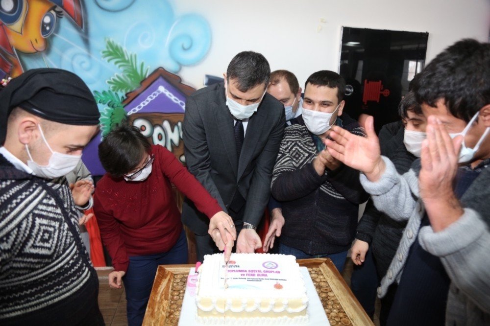 Vali Çiftçi: “vaka Sayılarındaki Azalışa Göre Tedbirleri Biraz Daha Gevşetmeyi Düşünüyoruz”