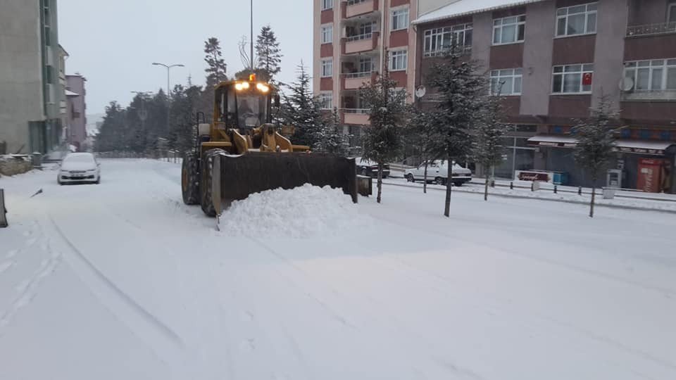 Devrekani’de Yol Açma Çalışmaları Sürüyor