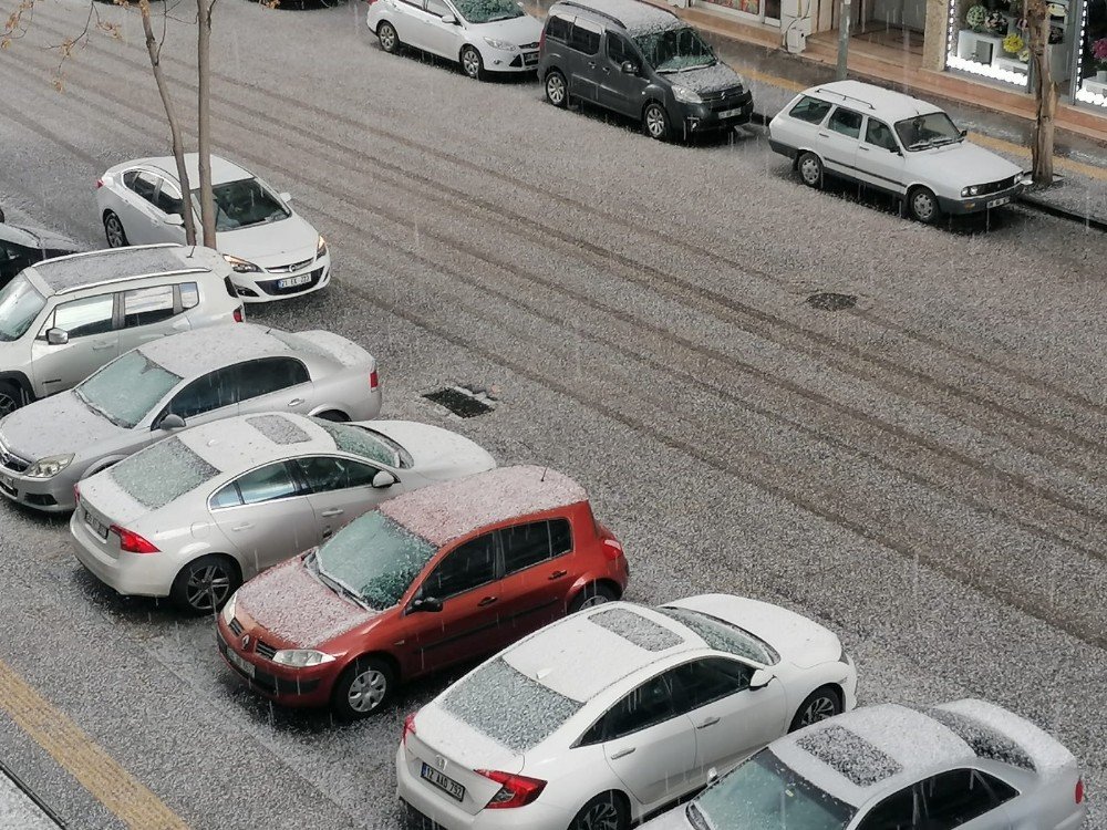 Diyarbakır’ı Kısa Süreli Dolu Vurdu