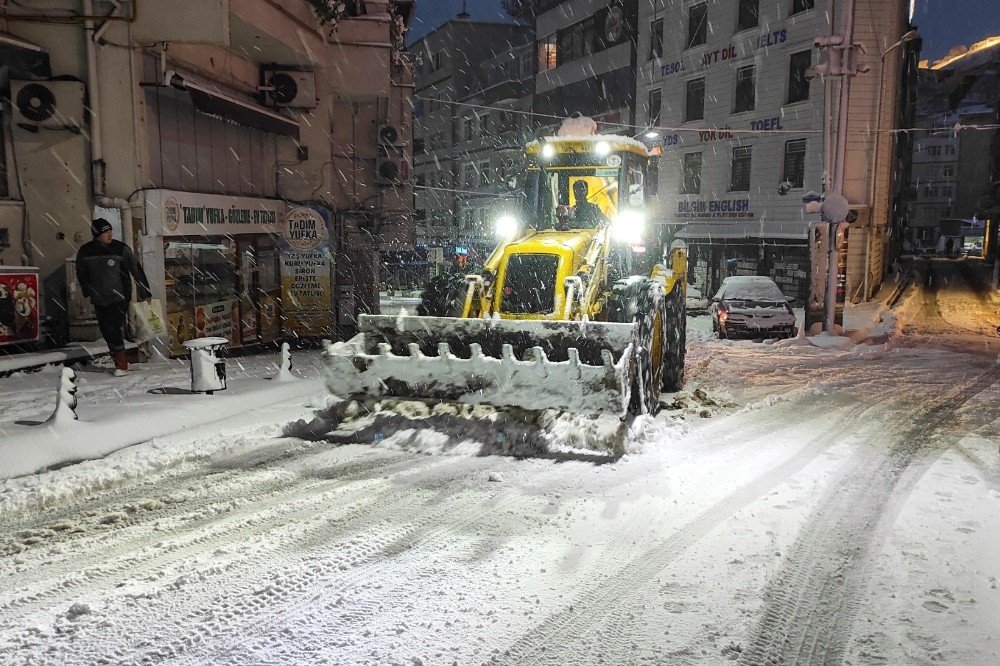 Giresun’da Karla Mücadele Aralıksız Sürdürülüyor