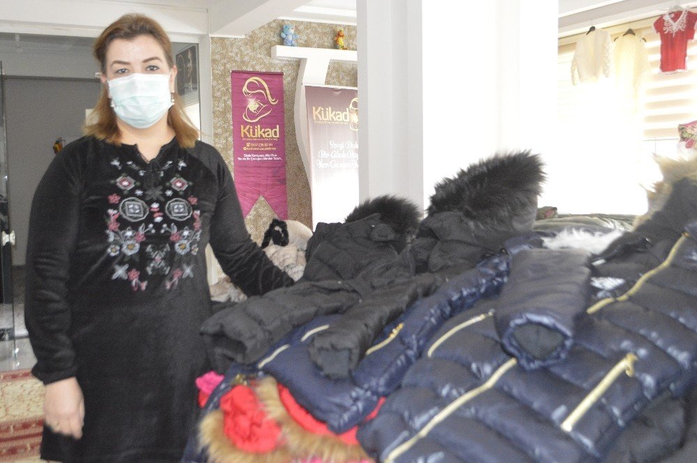 İ̇htiyaç Sahibi Ailelerin Ve Çocukların Yardımına Koşuyorlar