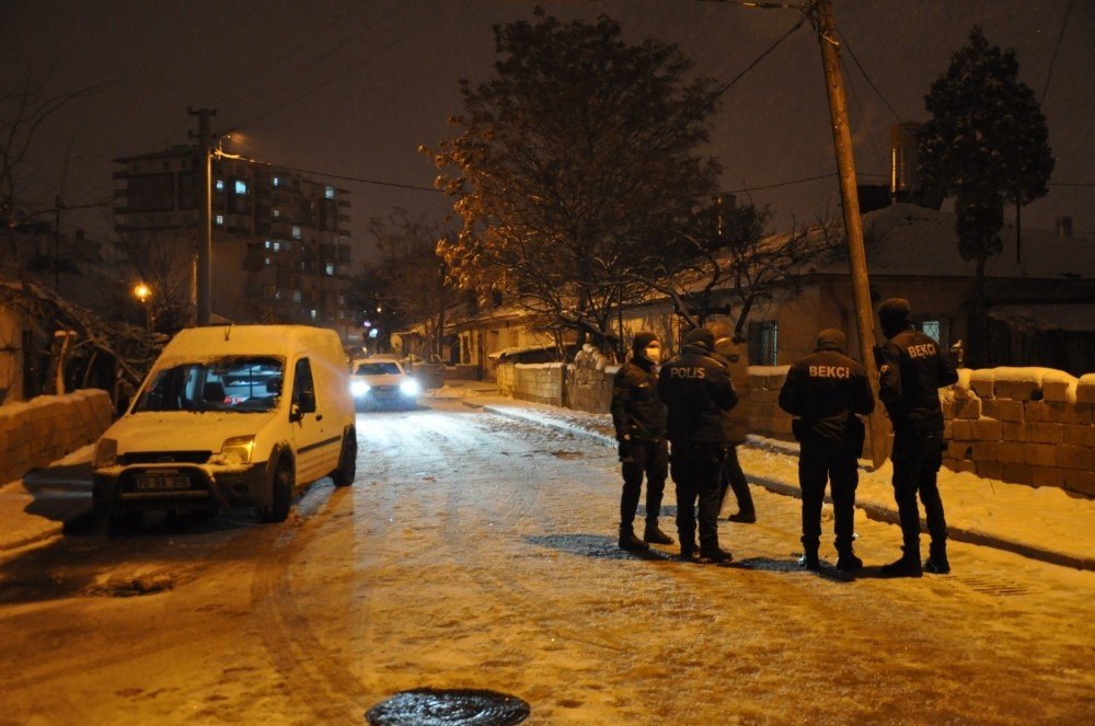 Karaman’da Bıçakla Yaralama