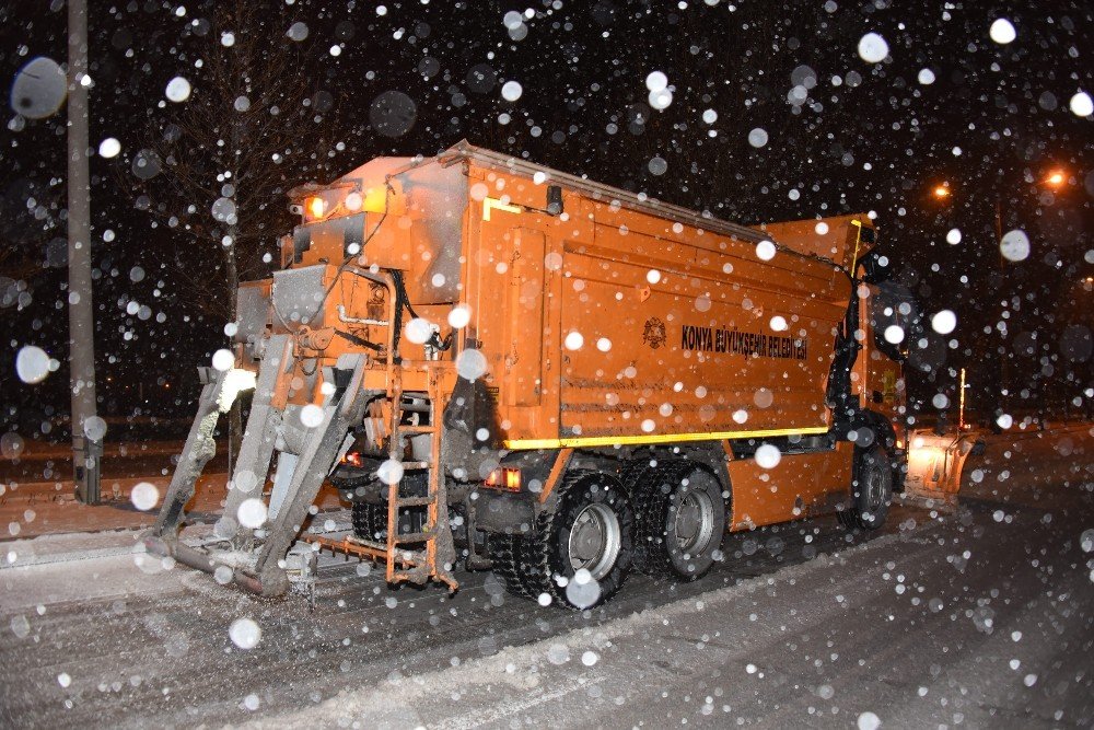 Konya Büyükşehir Kar Ve Buzlanmaya Karşı Teyakkuz Halinde