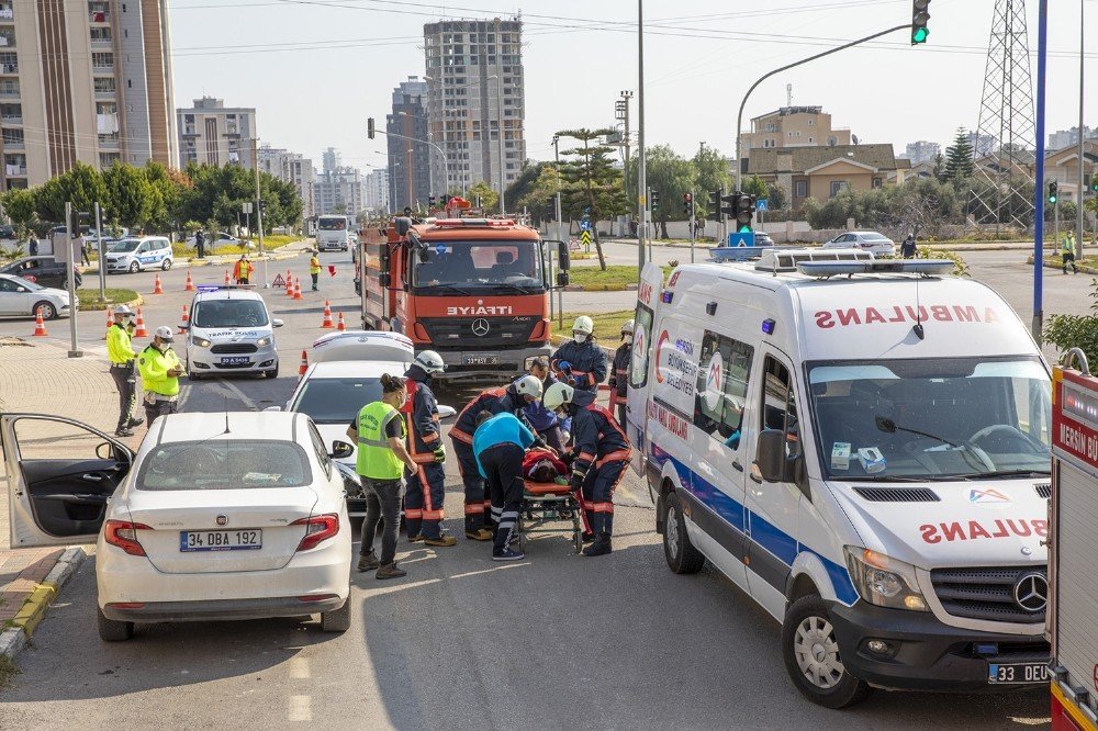 Vatandaşlar Belediyenin Kaza Tatbikatını Gerçek Sandı