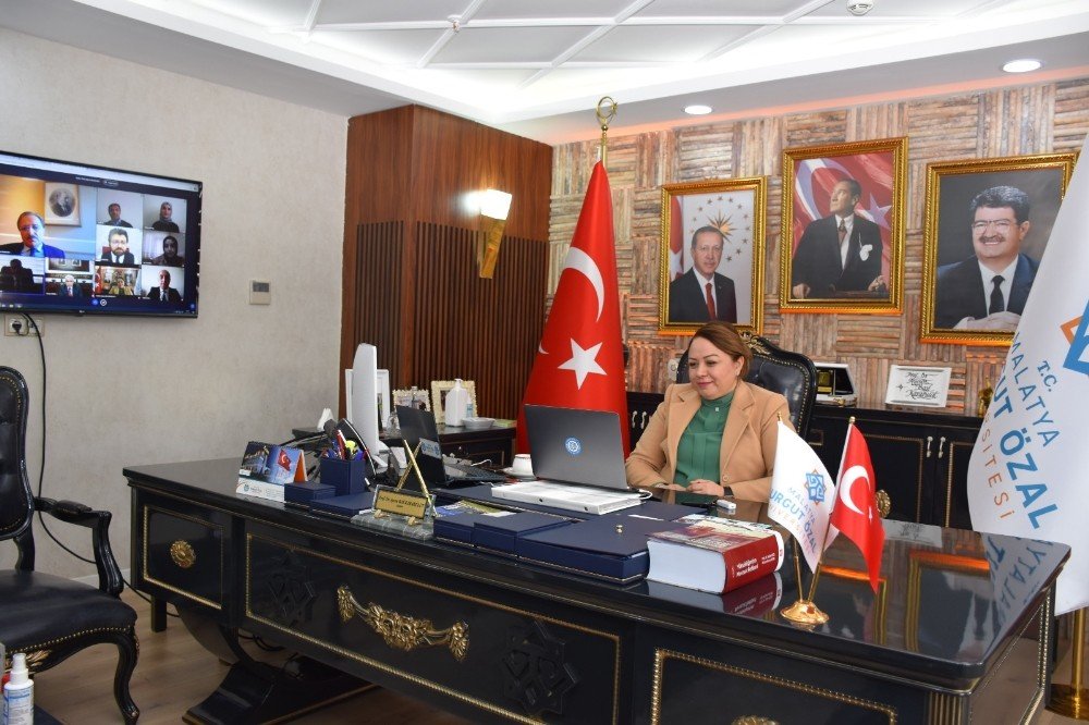 Mtü’den “kendini Kuran Şehir” Konferansı