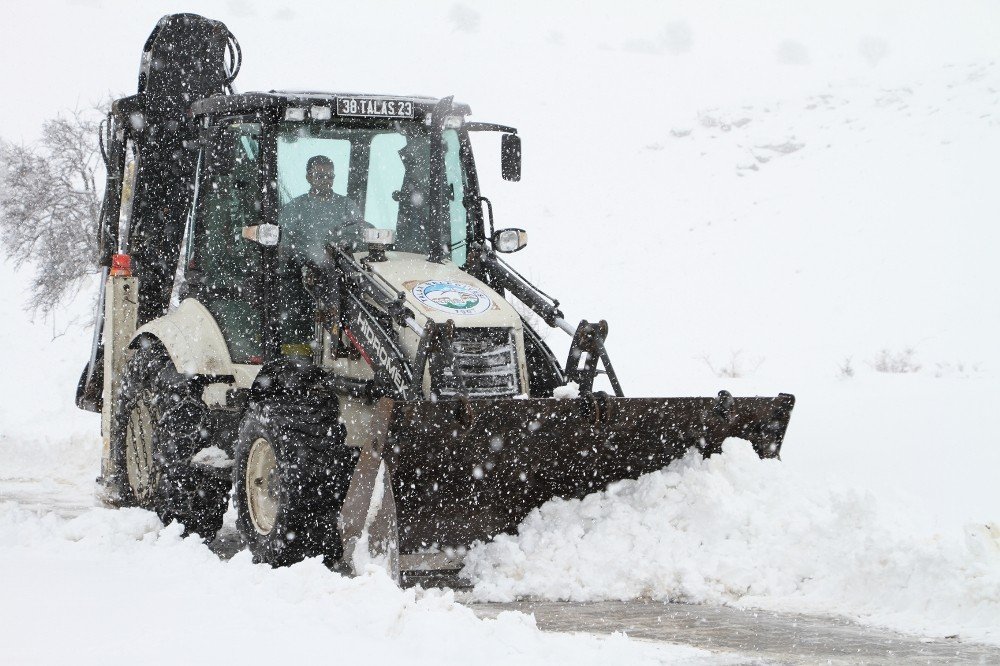 Talas’ta Kış Çalışmaları Aralıksız Devam Ediyor