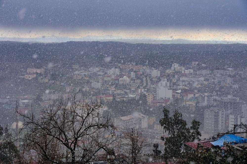 Karaisalı’ya Kar Yağdı