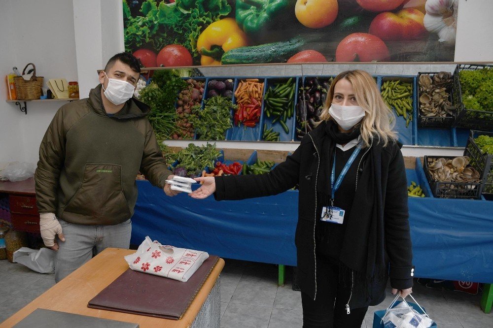 Kuşadası Belediyesi 11 Ayda 1 Milyonun Üzerinde Maske Dağıttı