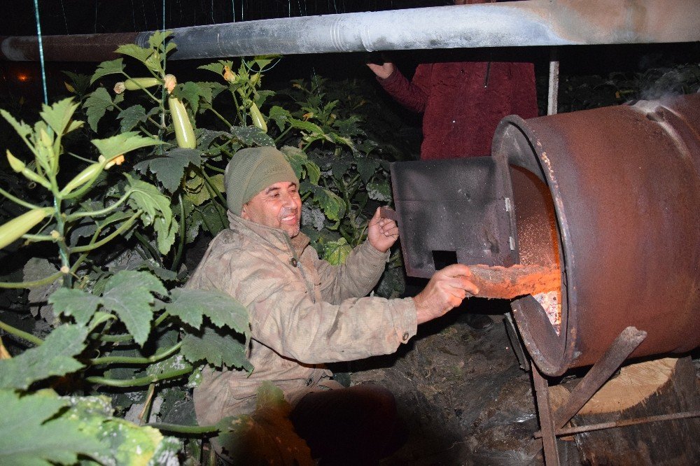 Antalya’da Üretici Geceyi Seralarda Geçirdi