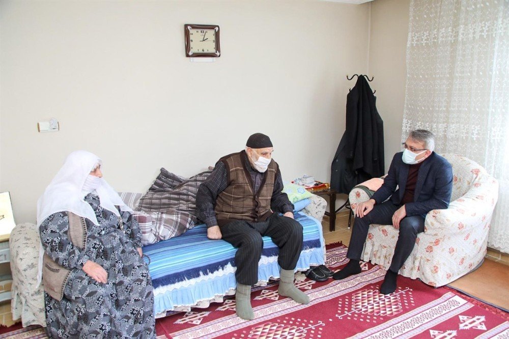 Bingöl Valisi Ekinci’den Ev Ziyaretleri