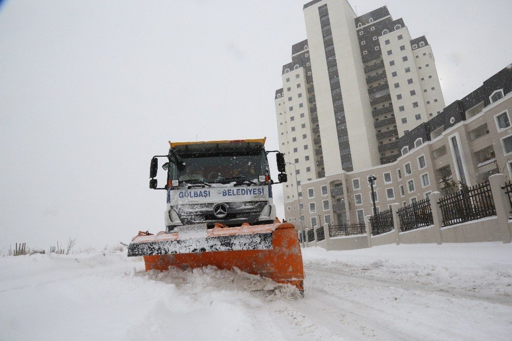 Gölbaşı Belediyesi Karla Mücadelede Bin 500 Ton Tuz Kullandı