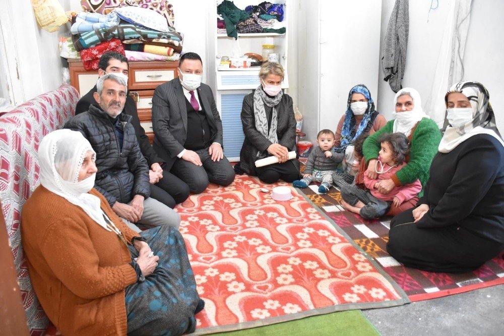 Evleri Yandığı İçin Kış Ortasında Mağdur Olan Aileye Başkan Beyoğlu Sahip Çıktı