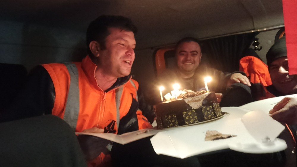 Tipi Altında 1825 Rakımlı Alacabel’de Doğum Günü Sürprizi