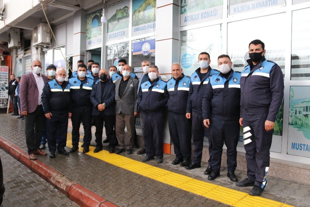 Emekli Olan 36 Yıllık Zabıta Memurunu Mesai Arkadaşları Uğurladı