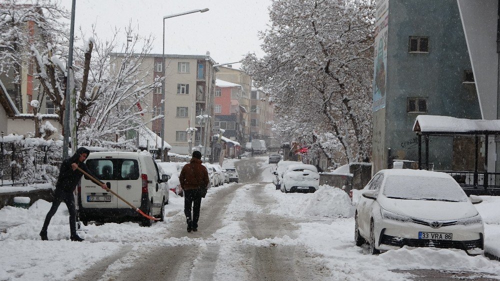 Muş’ta 174 Köy Yolu Ulaşıma Kapandı