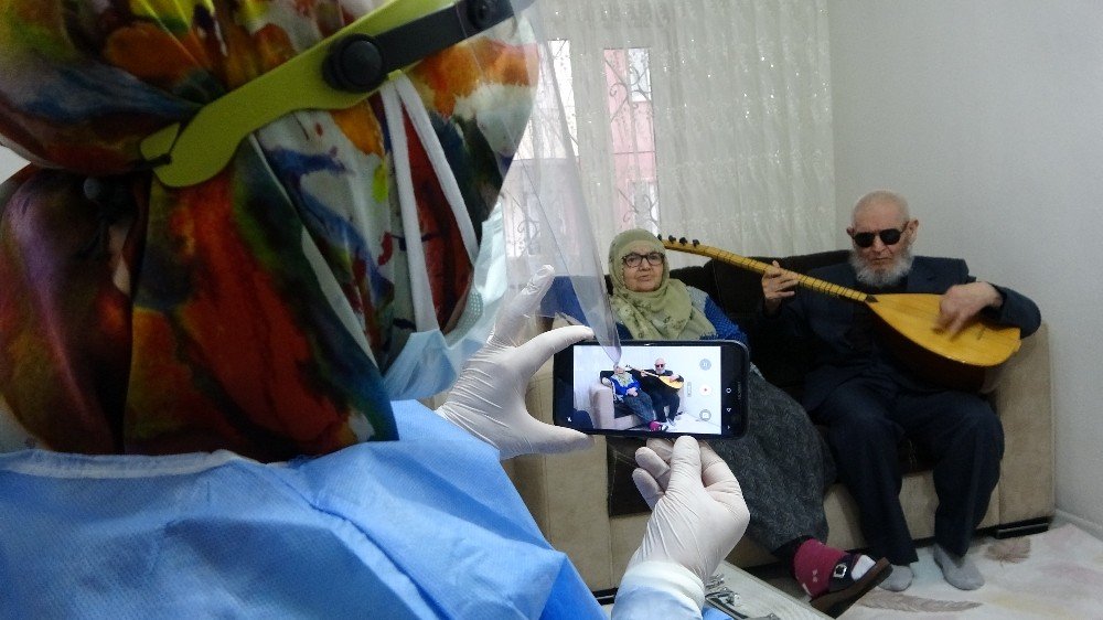 Hanifi Dede’den Aşı İçin Gelen Sağlıkçılara Sazlı Sözlü “korona” Bestesi