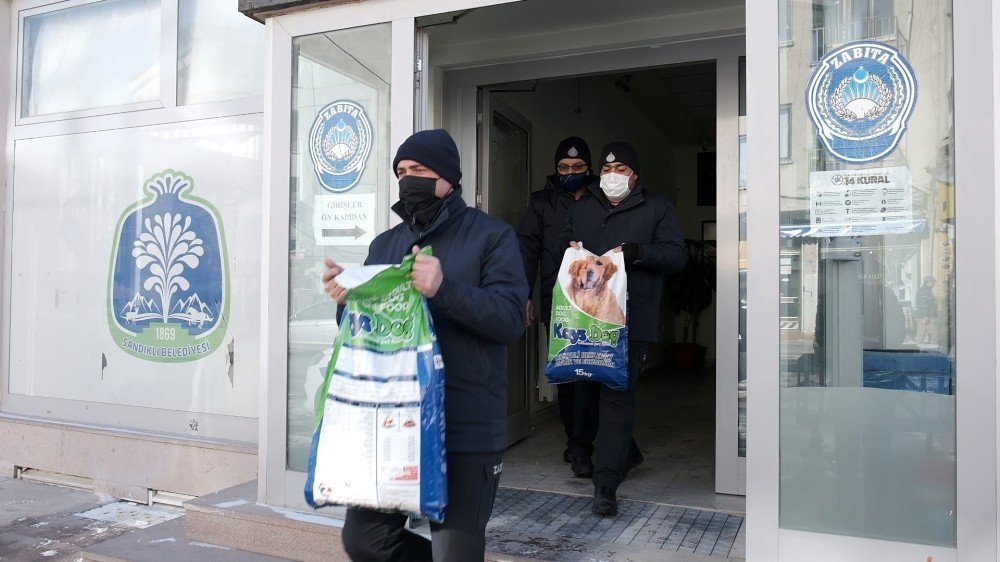 Sandıklı’da Sokak Hayvanları Unutulmadı