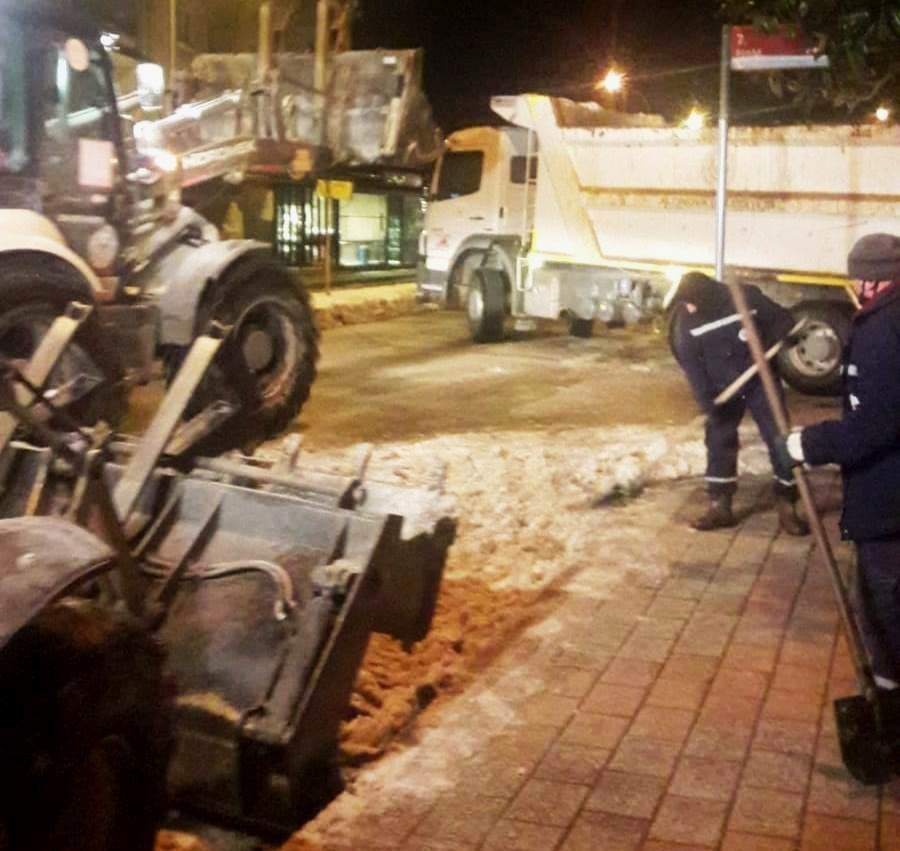 Ekipler Gece Gündüz İş Başında