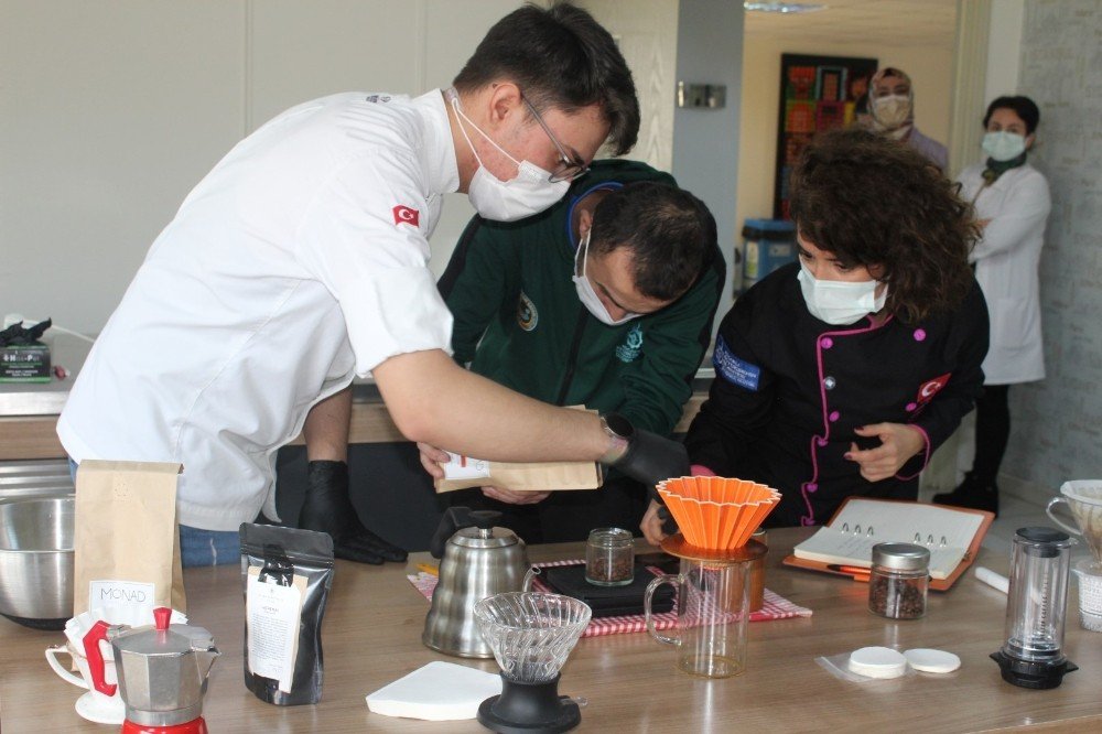 Özel Öğrencilere Barista Eğitimi Verildi