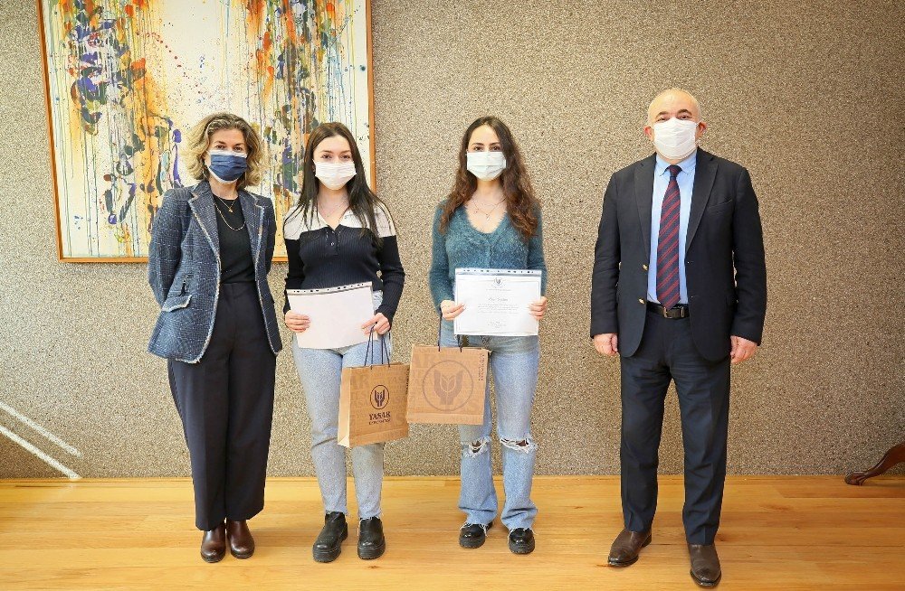 Hukuk Öğrencilerine Ödül