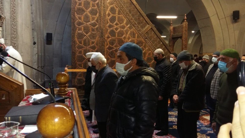 Gara Şehitleri İçin Kayseri’de Gıyabi Cenaze Namazı Kılındı