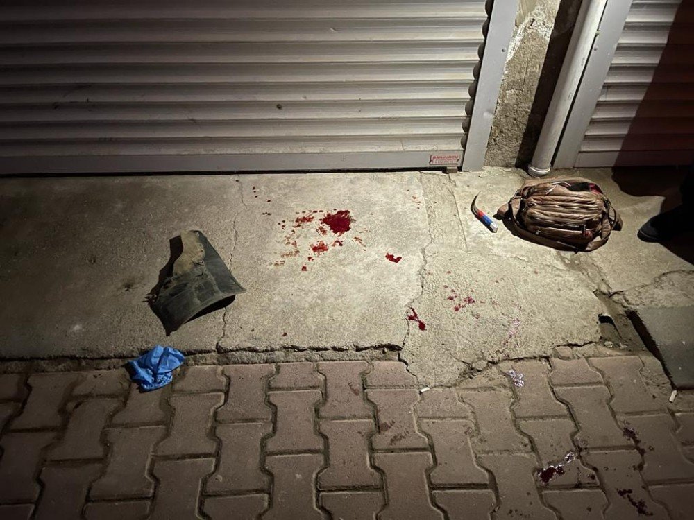 İ̇zmir’de Kadın Cinayeti: Sokak Ortasında Bıçaklanarak Öldürüldü