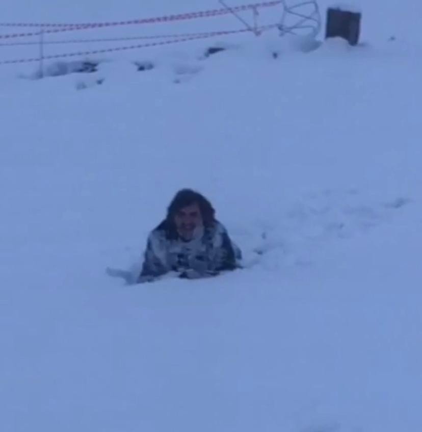 Eksi 5 Derecede Karda Yüzdü