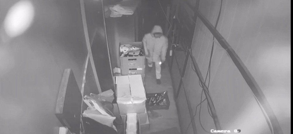 Manisa’da Hırsızlık Anı Kamerada