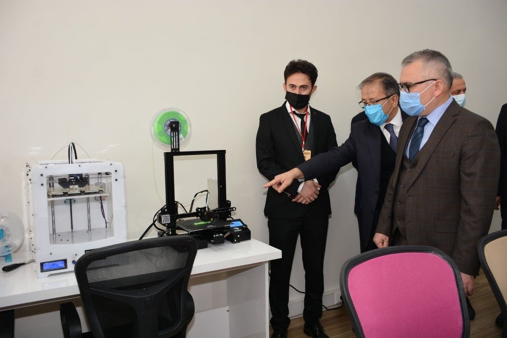 Niğde’de Gençler Ve Kadınlar İçin Meslek Atölyeleri Açıldı