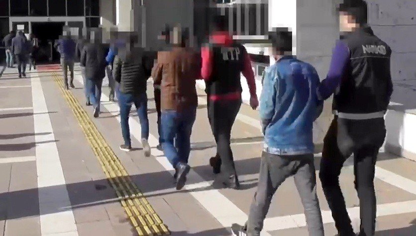 Osmaniye’de Torbacılara Şafak Operasyonu: 12 Gözaltı