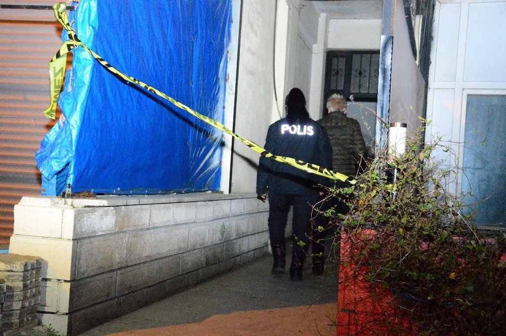 Asansör Boşluğuna Düşerek Ağır Yaralanmıştı Hastanede Hayatını Kaybetti