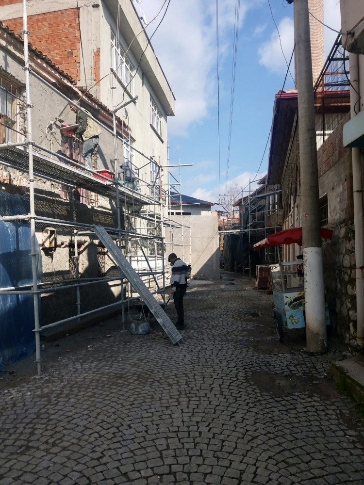 Edremit Tarihi Evleri Gün Yüzüne Çıkıyor