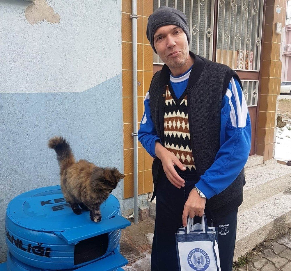 Başkan Çalışkan, Engelli Vatandaşın Kedi Evi İsteğini Geri Çevirmedi