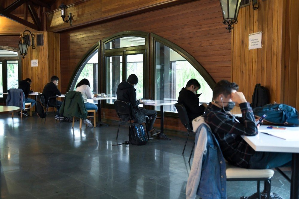 Cemil Meriç Halk Kütüphanesi Yeni Yerine Taşındı