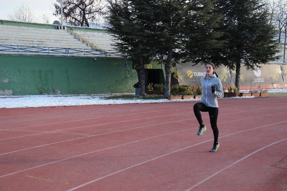 18 Yıl Sonra Cumhurbaşkanı Erdoğan’ın Karşısına Milli Sporcu Olarak Çıktı