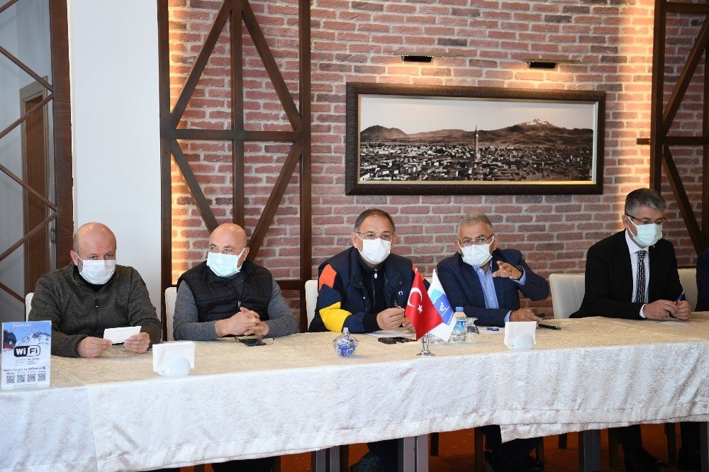 Başkan Büyükkılıç’tan Özhaseki’ye Zirvede ’yatırım’ Sunumu