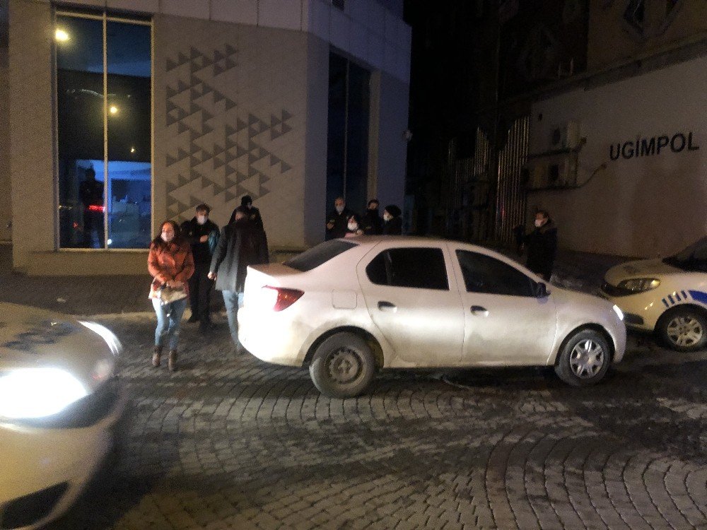 Polisten Kaçan Ehliyetsiz Sürücü Ve 3 Arkadaşı Kovalamaca Sonucu Yakalandı