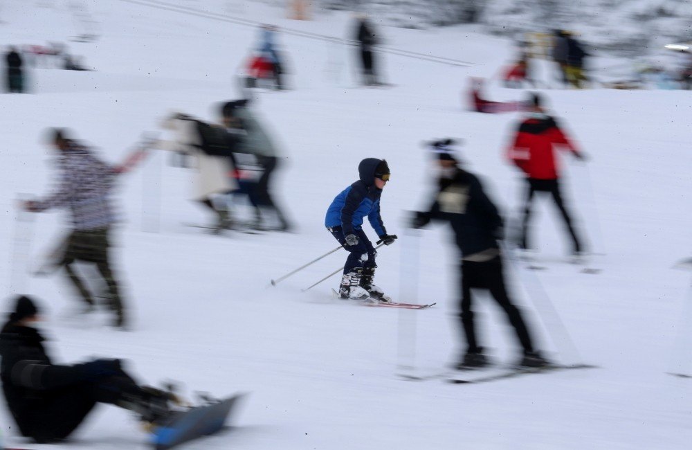 Uludağ’ın Zirvesi Yine Tıklım Tıklım
