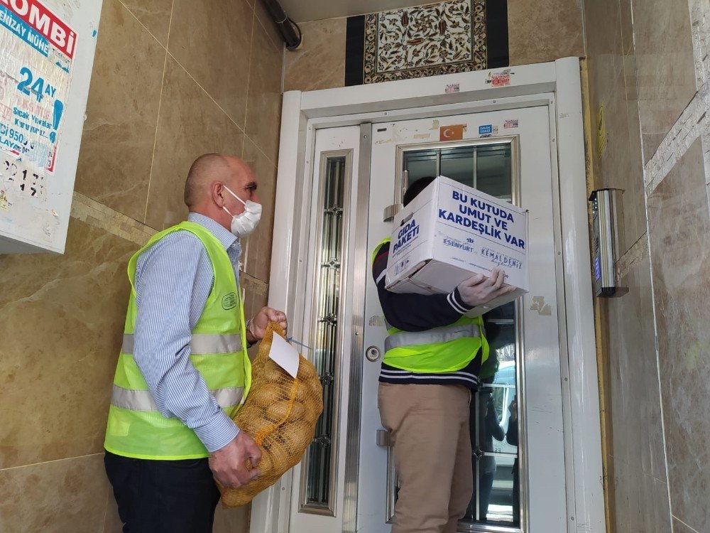 Esenyurt’ta İhtiyaç Sahiplerine 60 Bin Gıda Kolisi Dağıtılmaya Başlandı
