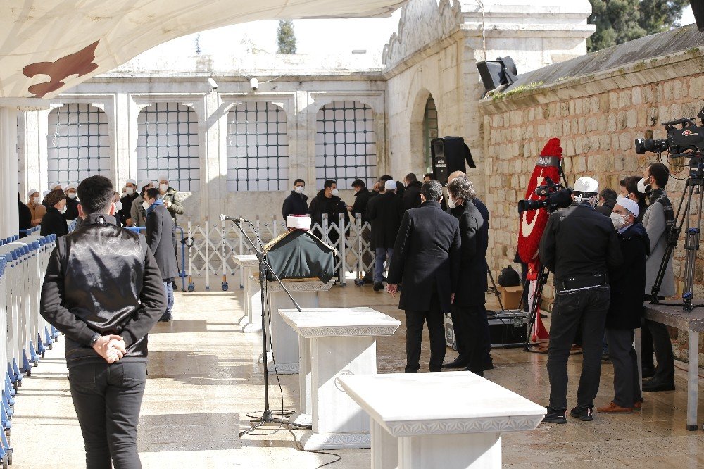 İ̇lahiyatçı Muhammet Emin Saraç Son Yolculuğuna Uğurlanıyor