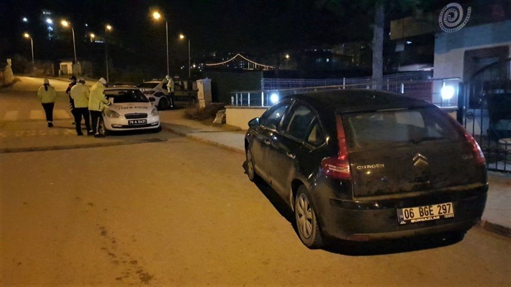 ‘dur’ İhtarına Uymayan Şüpheli Sürücü Aracını Bırakıp Kaçtı