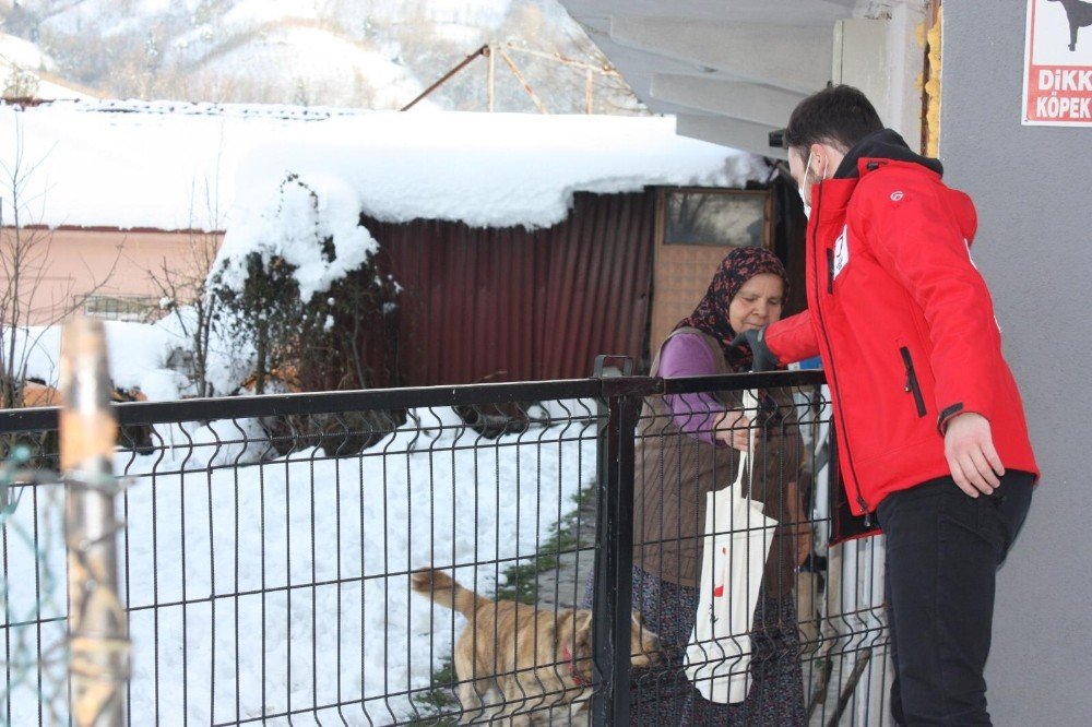 Kızılay Gönüllüleri Yığılca’ya Çıkartma Yaptı