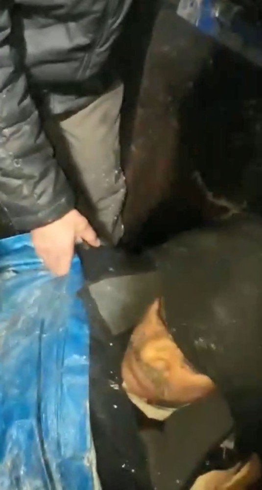 Köylüler Hasta Komşuları İçin Donmayı Göze Aldı