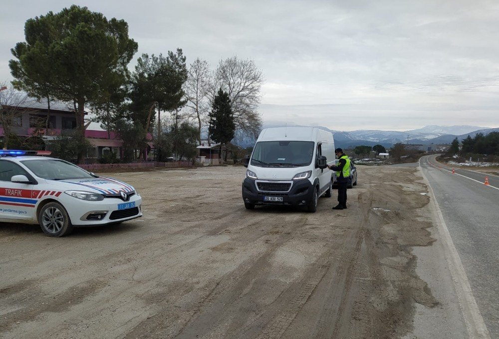 Işıklı Ve Sesli Uyarı İşaretlerini Usulsüz Kullan Sürücülere Ceza Yağdı